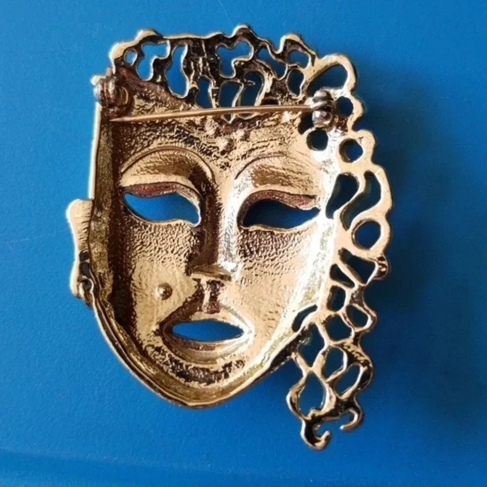 Vintage masquarade‎  Goldtone Theatrical mask brooch